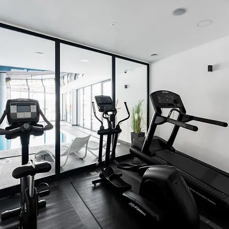 Westin House 222 *